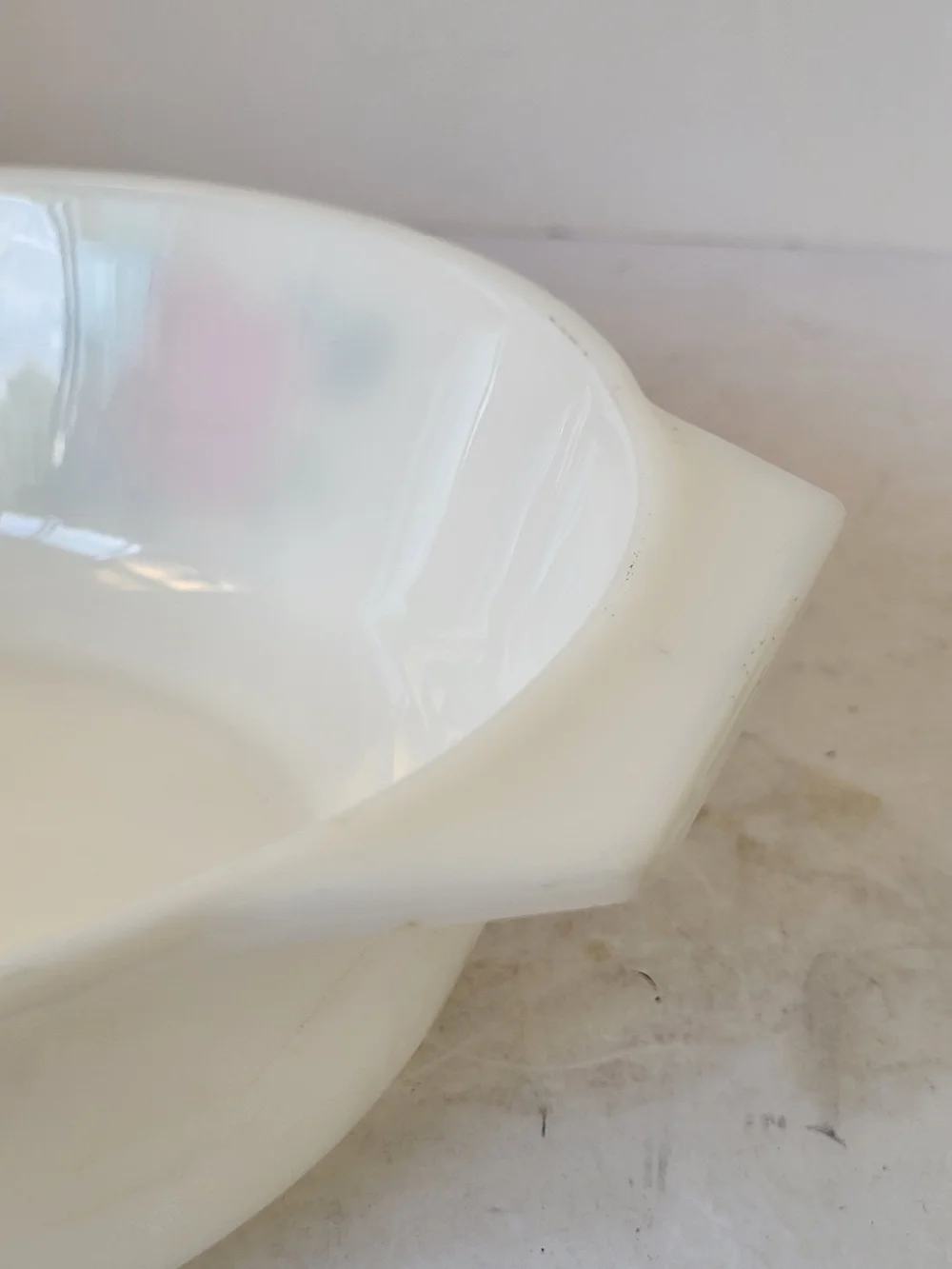 JAJ Pyrex White 3pt Casserole Cottage Rose #513 1970-73 Made In England